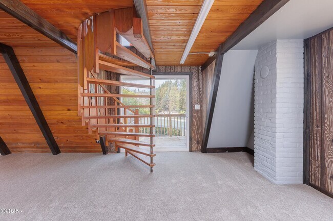 Photo - 165 NE 6th St