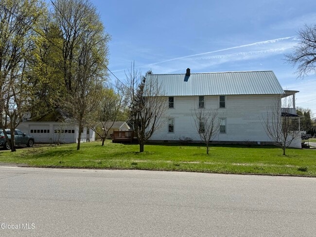 Photo - 172 Kingsboro Ave Unidad first floor