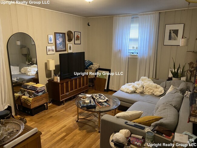 Building Photo - 15 Park Vale Ave Unit 2B Rental