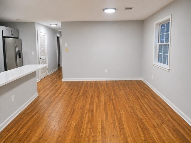 Photo - 212 Clerk St Unit #2