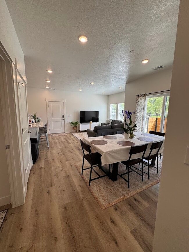 Photo - 3120 S 200 W