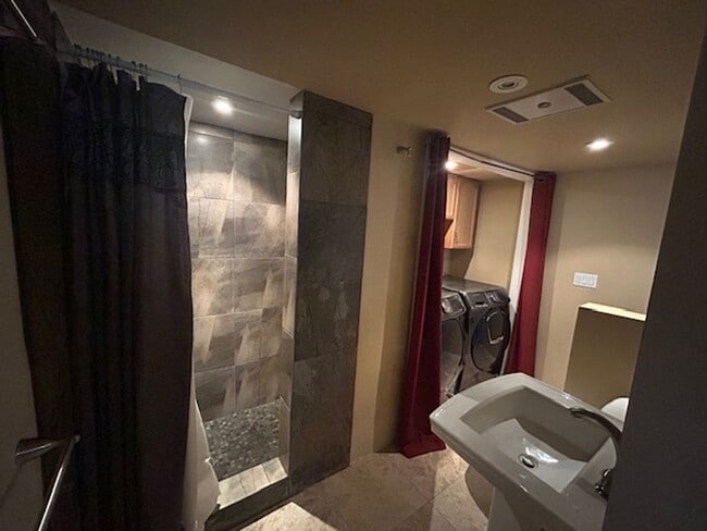 Photo - 716 Barrett Way