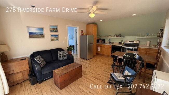 27 Riverside Farm Dr