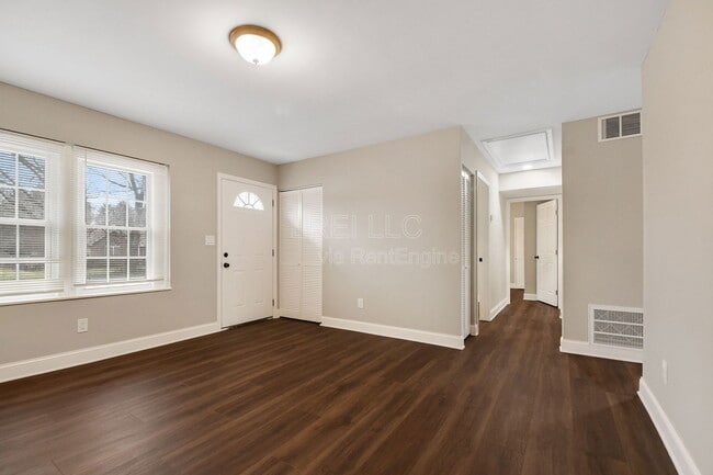 Photo - 10501 Millers Ln