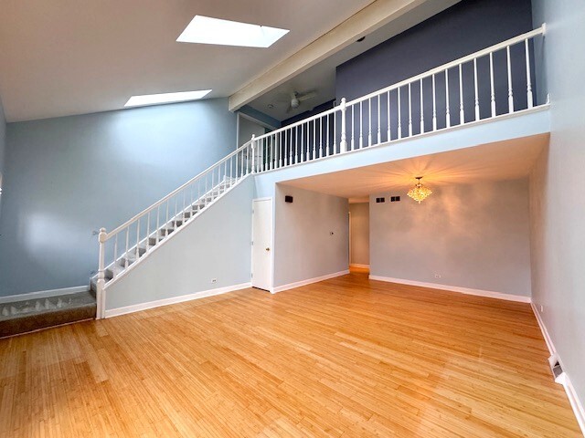 Photo - 7S362 Marion Way