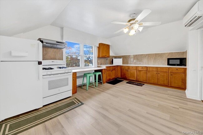 Photo - 169 Old Mamaroneck Rd