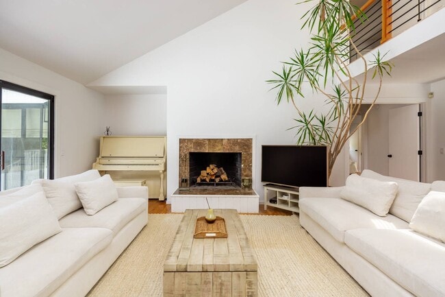 Photo - 404 Water Mill Towd Rd