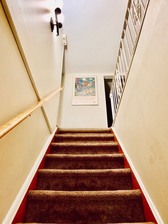 Escaleras - 41 Reilly Ct