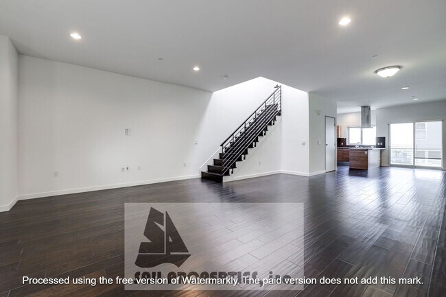 Photo - Experience luxurious beach living -Marina ...