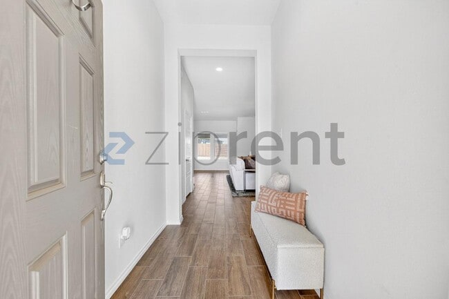 Photo - 2650 Streamside Dr