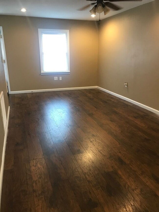 Photo - Lovely 3 bedroom Towhhome