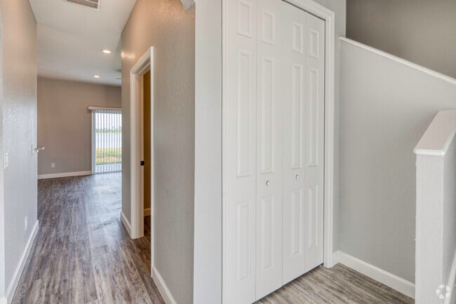 2BR, 2.5BA - 1425SF- 2401 NW 21st St Winter Haven, FL