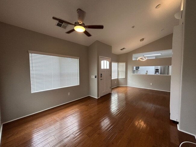 Building Photo - Bright & Airy 3-Bedroom Townhome in Ewa Be...
