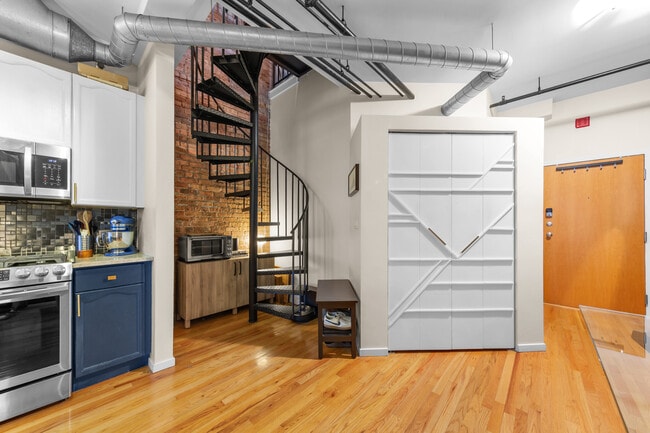 Photo - 3151 N Lincoln Ave Unit 322