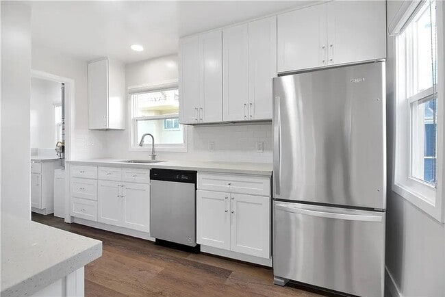 Building Photo - 117 Apolena Ave Rental