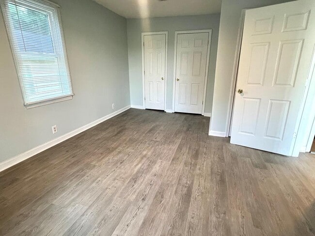 Photo - 117 Williams St