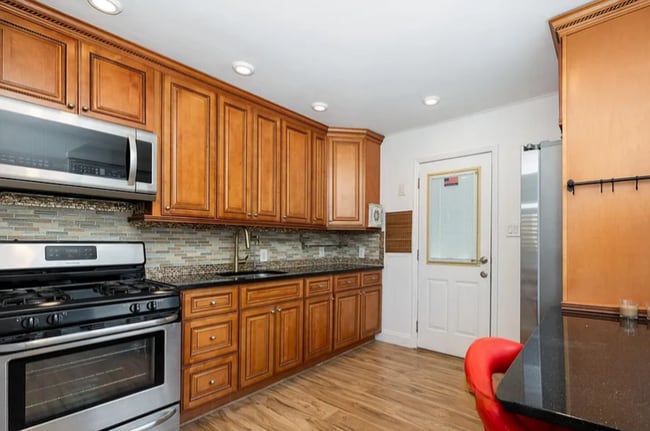 Photo - 185 Plainfield Ave