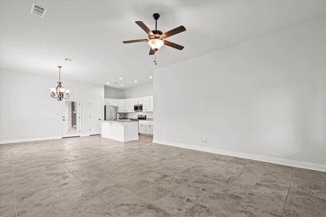 1372 Surrey Loop