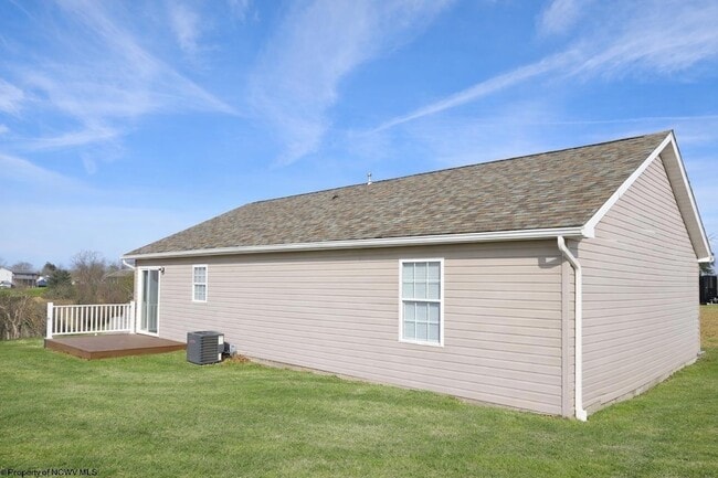 Photo - 1002 Bakers Ridge Rd