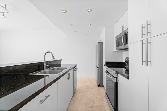 Photo - 1401 SW 22nd St Unit Coral Sea View - 1003