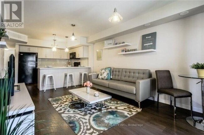 Photo - 2441 Greenwich Dr