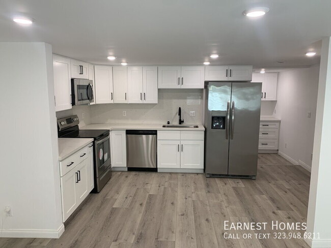 Building Photo - 1305 1/4 Waterloo Street- Rental