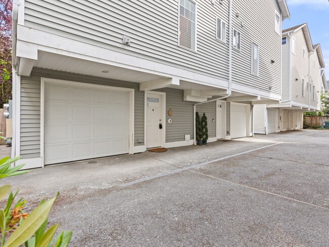 Photo - 3Bd Townhome in North Seattle