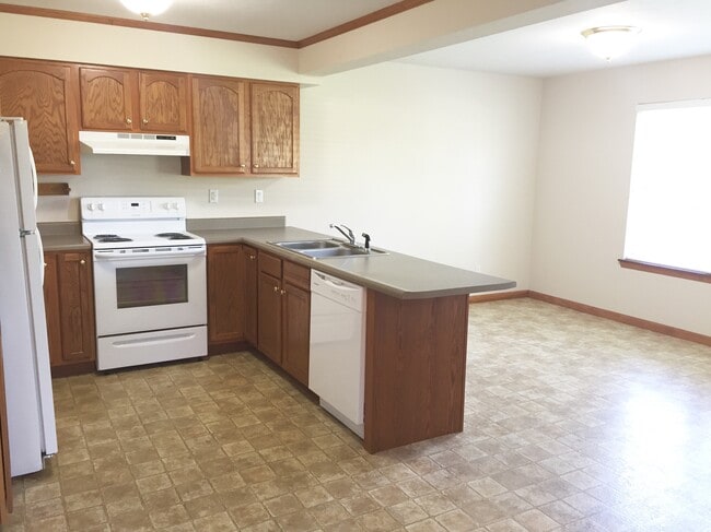 Photo - 232 W 44th St