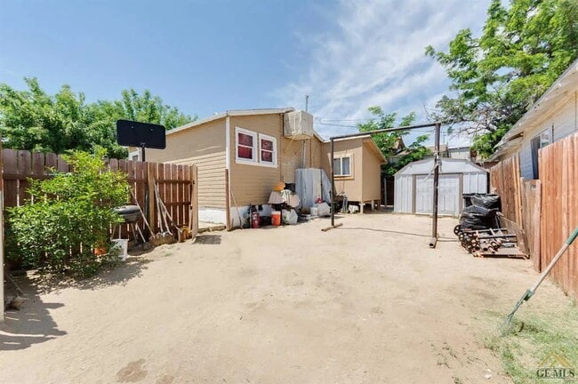 Photo - 300 San Emidio St