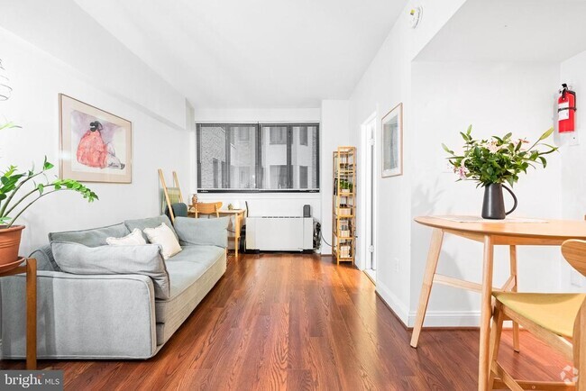 Building Photo - 1701 16th St NW Unit 204 Rental