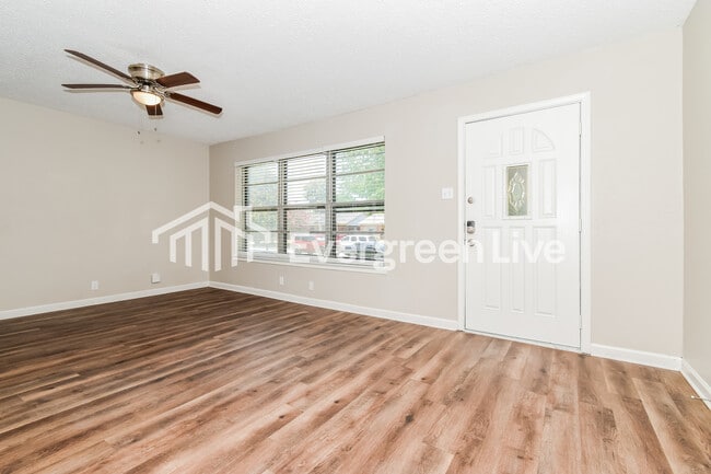 Photo - 3504 Hilton Dr