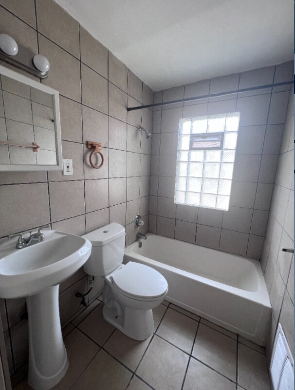 Photo - 5946 N 61st St