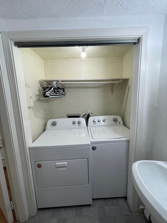 Photo - 195 Maverick St Unit 1