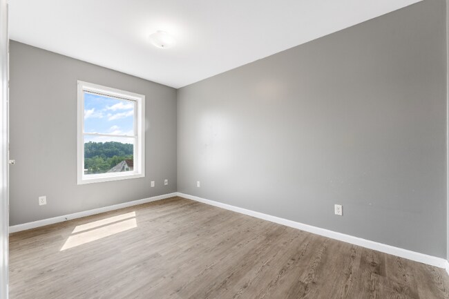 Photo - 527 Grant Ave Unit 102