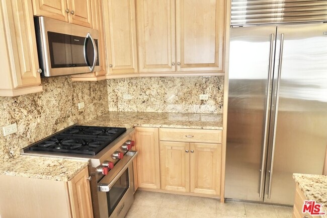 Photo - 210 S Spalding Dr