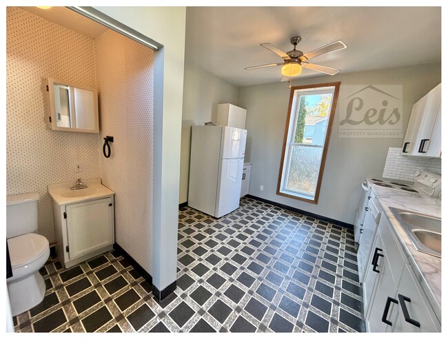 Photo - 502 E 5th St