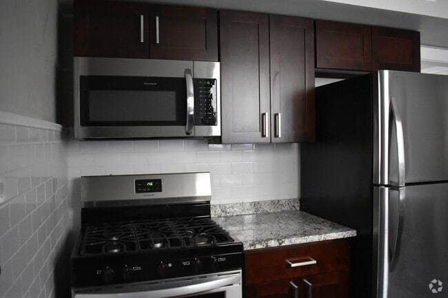 Building Photo - 3218 W Balmoral Ave Unit 2W Rental