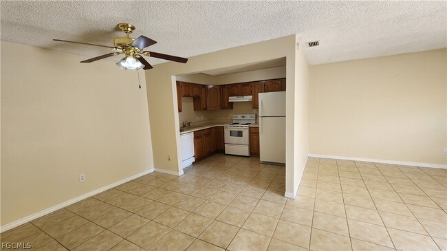 Building Photo - 6182 Principia Dr