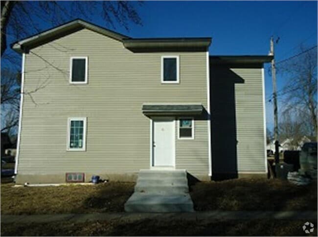 Building Photo - Newly Remodeled Rental