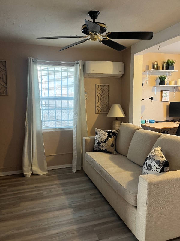 Photo - 2618 N Edith Blvd