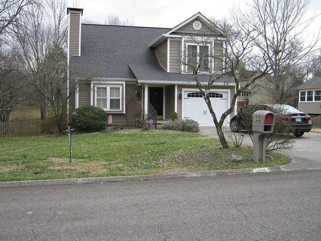 Knoxville 37922 - call Howard Grower 865-7... - Knoxville 37922 - call Howard Grower 865-7... House