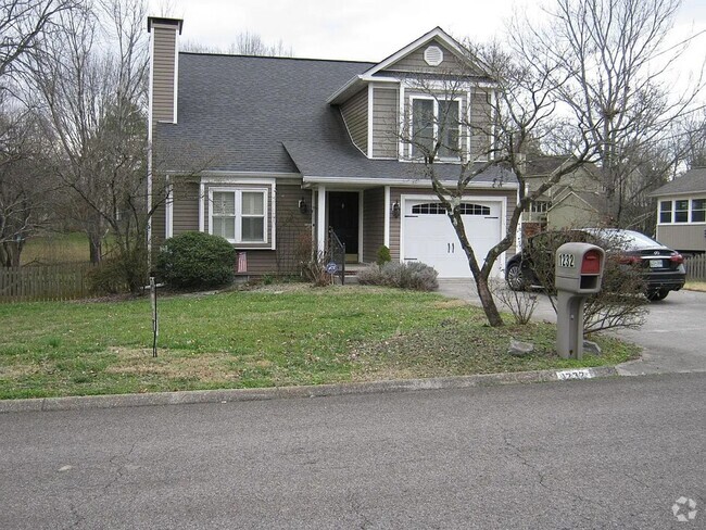 Building Photo - Knoxville 37922 - call Howard Grower 865-7... Rental