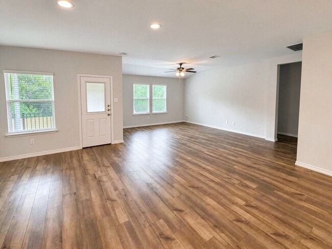 Photo - Beautiful 4 bedroom, 2.5 bathroom home in Belton