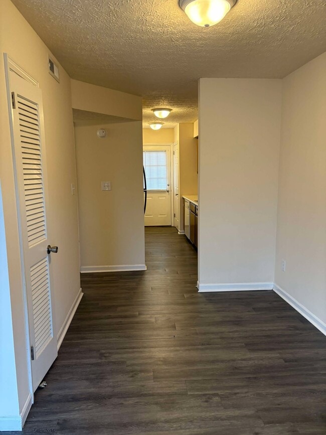 Photo - 1301 Kenilwood Way