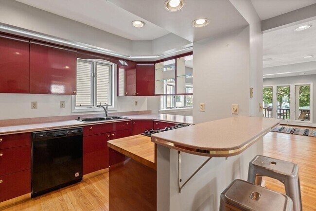 Photo - 44 Sunset Rd Unit 1