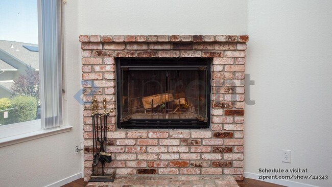 Photo - 4 Carriage Ln