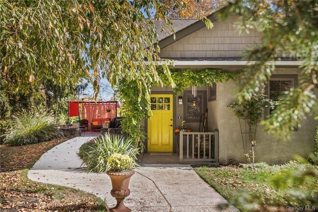 Photo - 4 Valley Trail