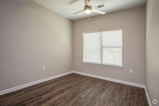 1BR, 1BA - 670SF - Motor City Apartments