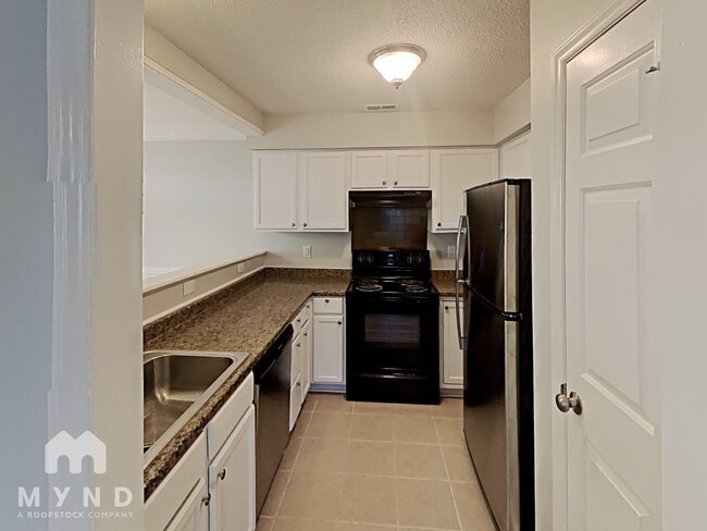 Photo - 6 Yorkfield Ct