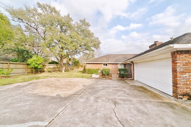 Photo - 5822 W Bellfort Ave